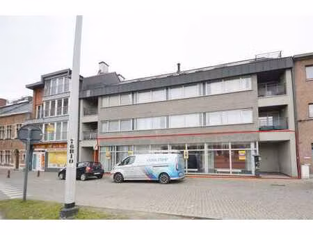 modern commercieel gelijkvloers 400 m2 optionele parking