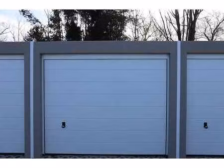 te huur: 2 moderne garages in het centrum