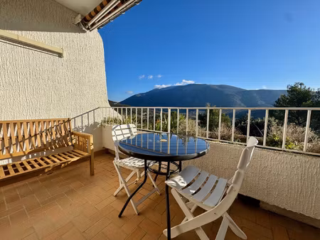 10 min de vaison - studio avec terrasse et cave