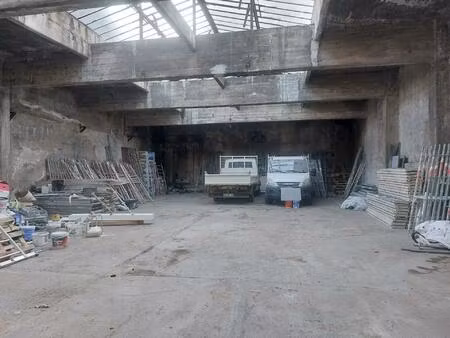 dépôt 400 m2 à st etienne