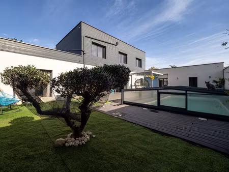 maison contemporaine de 190m2  5 chambres  sur un terrain de