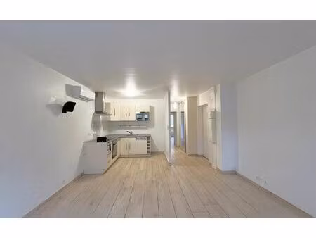 location appartement  m² t-3 à arcueil  1 380 €