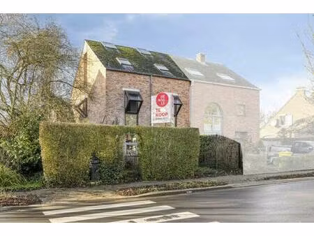 halfopen bebouwing te koop met 5 slaapkamers te kalmthout!