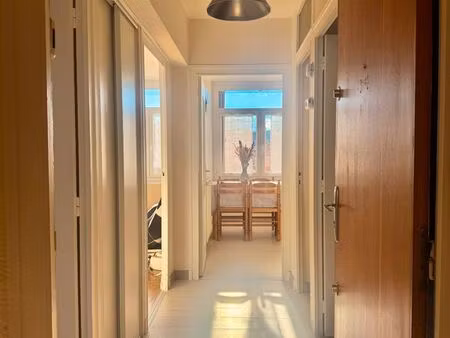 t2 lumineux avec parking et cave a 15 mn de jaude