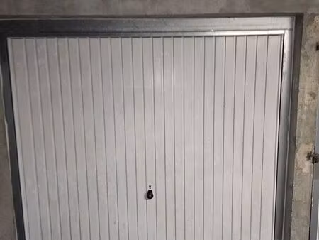 box à louer 25m carré