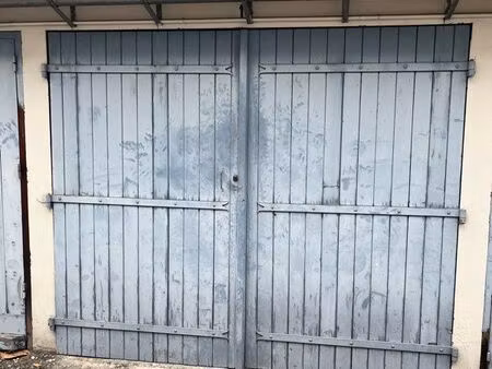 location garage box fermé