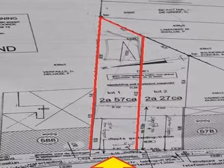 terrain de +/- 257 m²
