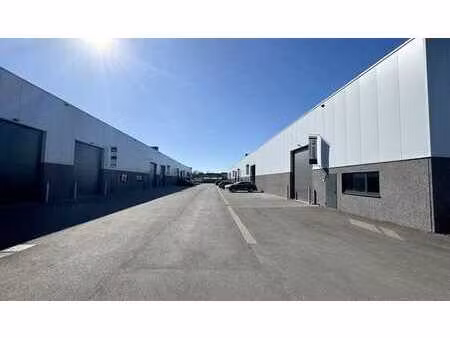 nouvelle construction d'espace de stockage à louer à sint-l