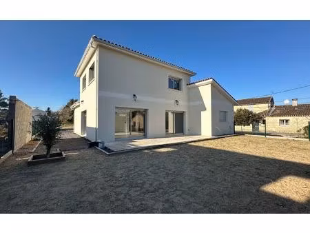 location maison  m² t-5 à preignac  1 550 €