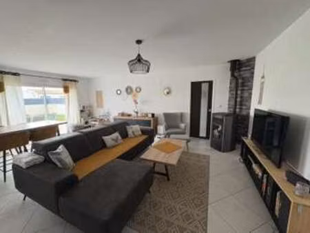 vente maison à angliers (17540) : à vendre / 84m² angliers
