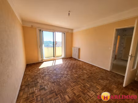 appartement t2 centre ville avec balcon et garage