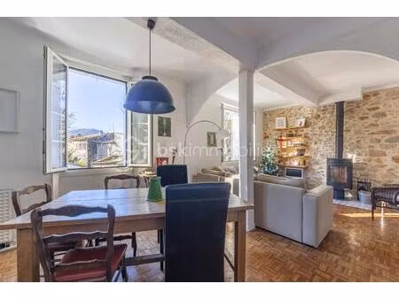 maison en pierre de 151 m² à signes