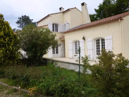 belle maison t6 sur une parcelle de 1 500 m2