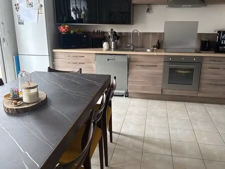 t3 avec balcon et parking -63 m2-centre ville