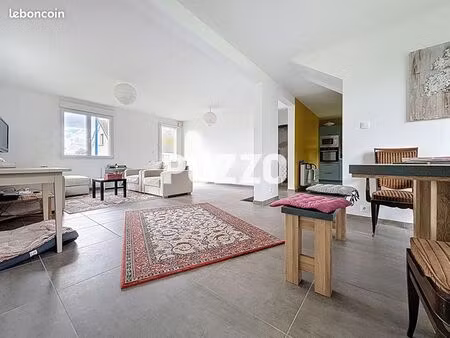 maison 6 pièces 121 m²