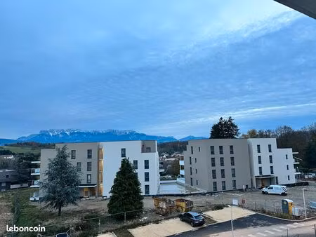 garage au centre de rives