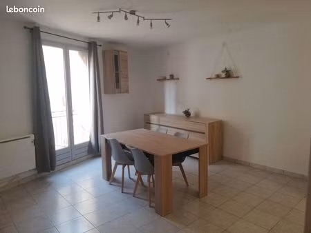 appartement t3 70m² avec terrasse centre ville barjols