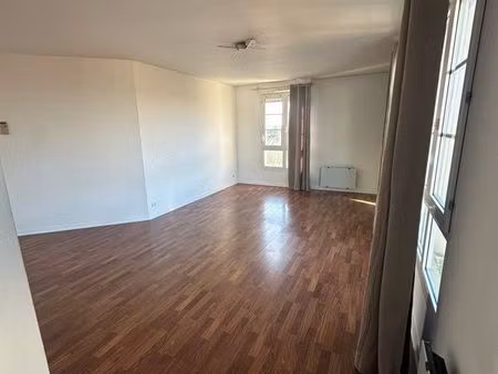 appartement meublé 4 pièces - 92m2 - vue sur lac - moissy cramayel