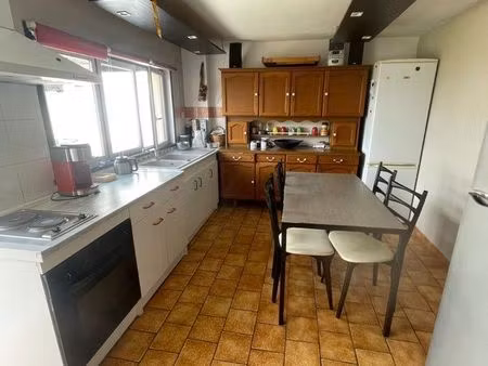 maison avec 2 chambres feignie