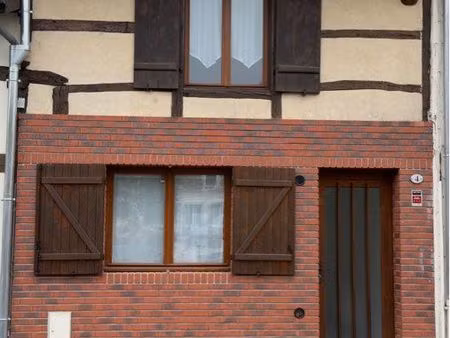 maison avec cours extérieur