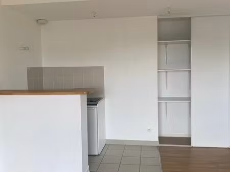 t1 de 36 m2 dans petite résidence privée et sécurisée