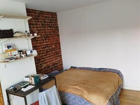 chambre avec douche disponible
