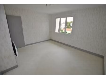 appartement type 1 de 27m² avec stationnement 355€ cc