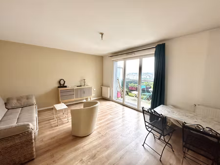 f2 meuble avec terrasse