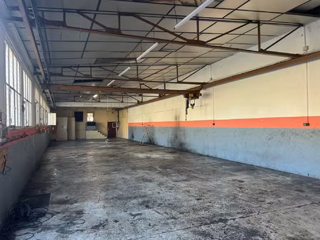 local entrepot surface utile de 506 m2