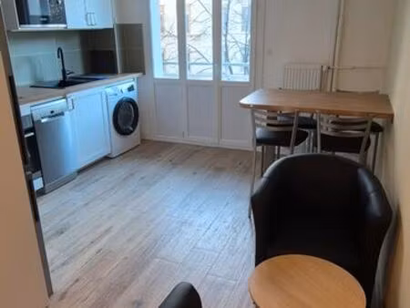 t2 entierement refait et meuble a neuf avenue berthelot a proximite des facs et de science