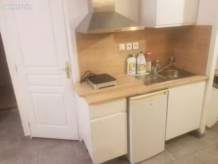 studio entièrement meublé