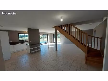 a louer : maison t5 de 2013 - pierres apparentes - feytiat