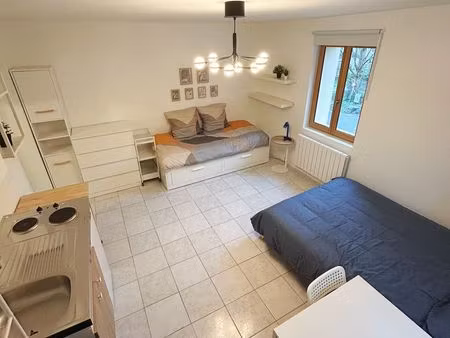 ?appartement meublé lumineux – entièrement rénové – électricité incluse – quartier calme e