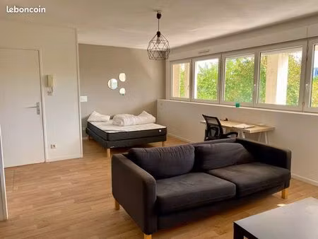 grand studio lumineux de 36m2