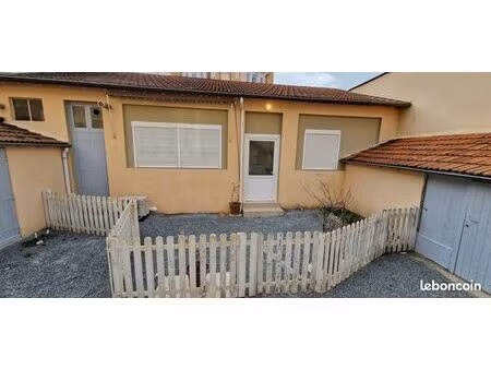 t2 f2 maison en fond de cour 45m2 avec cours d environ 40m2