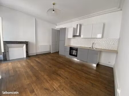 très beau t2 hyper centre entièrement refait