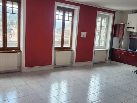 appartement avec de beaux volumes lumineux f3 avec terrain privé au 2eme et dernier étage 