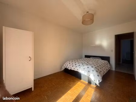 location t3 jolimont 70m2 sans vis à vis  lumineux
