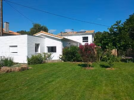 vente maison à apremont (85220) : à vendre / 142m² apremont