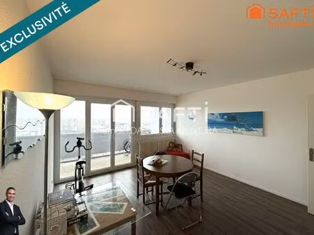 joli appartement de 2 pièces disposant d'un balcon avec une superbe vue dégagée et une cav