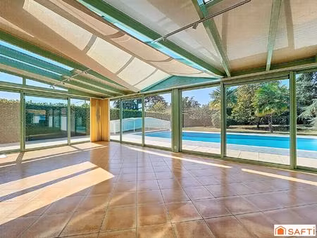 propriété de charme avec piscine  vue panoramique et environnement privilégié