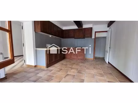 village tous commerces  3 chambres  garage