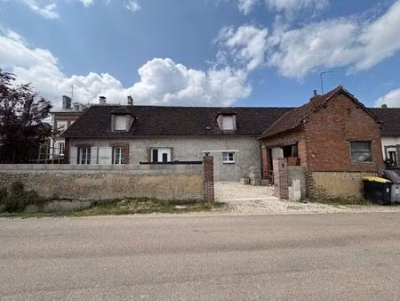 je vous propose cette belle propriété   a l'environnement agréable et calme