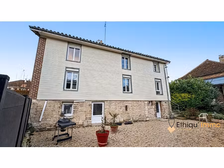 maison  terrain et bâtiments