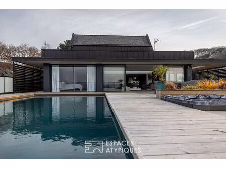 villa contemporaine avec vue panoramique sur la mer