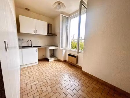 square habitat valence