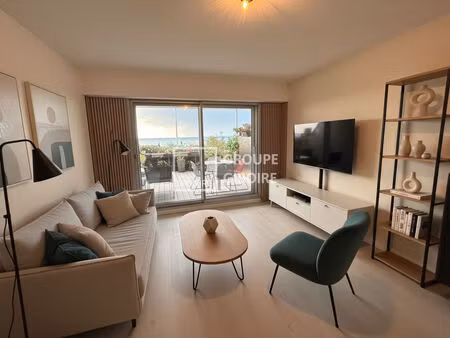 a vendre - agence giboire- splendide appartement 3 pieces avec une grande terrasse et une 