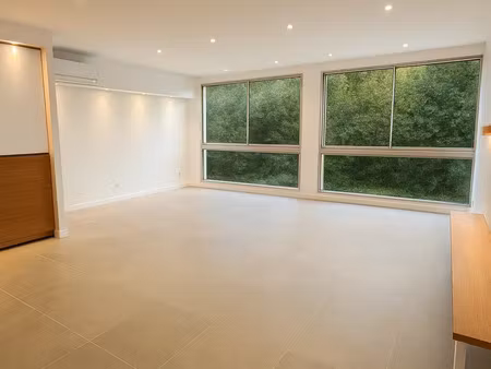 bureaux 153 m² rénovés  fibre & clim – rdc avec terrasse – aix jas-de-bouffan