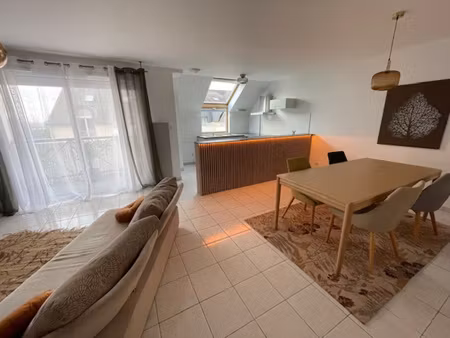 t3 dernier étage au coeur de montreuil juigné