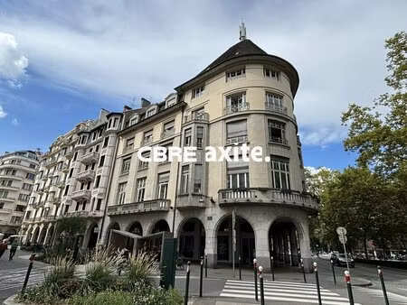 achat local professionnel 170m² annecy 74000